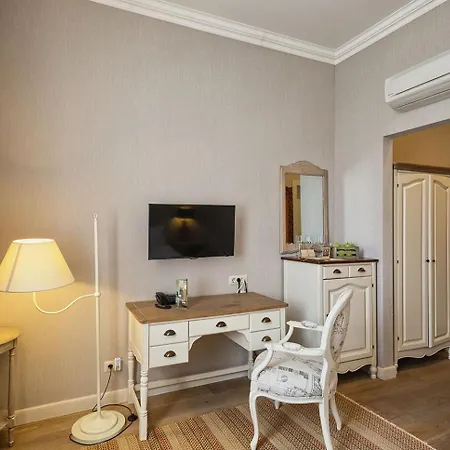 Szálloda Midalidare & 3*