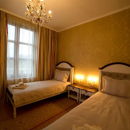 Midalidare & Szálloda
