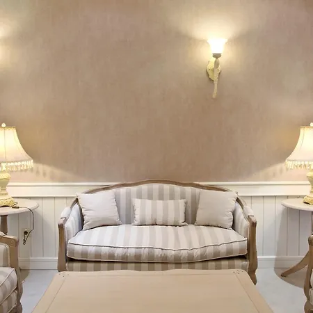 Midalidare & Хотел